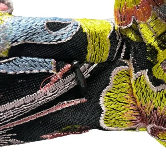 GUESS Off The Shoulder Lois Lace Up Top - Picture 6 of 10